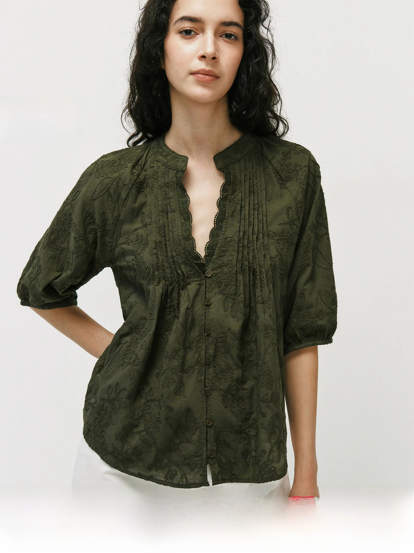 Noisy Reduction Plant-Based Thin Cotton Embroidered Shirt round V-Neck Line Embroidery Pleated Women's French Style Loose Fit
Noisy Reduction Plant-Based Thin Cotton Embroidered Shirt round V-Neck Line Embroidery Pleated Women's French Style Loose Fit