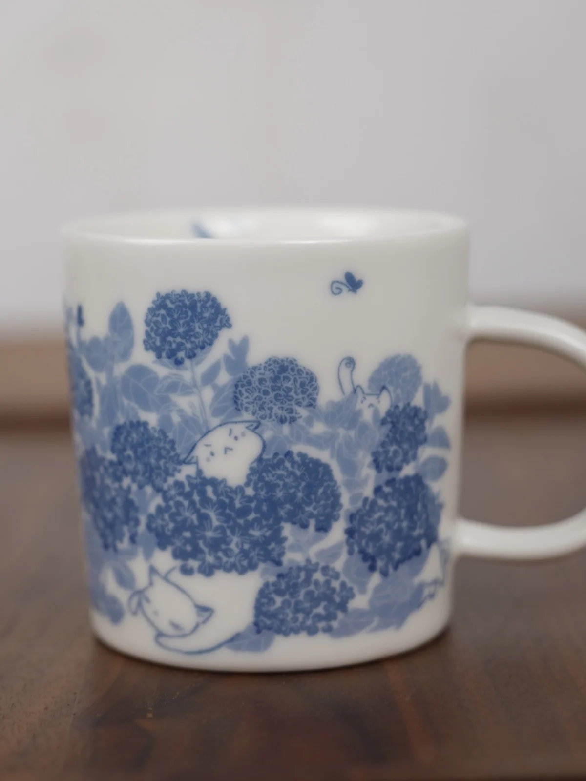 Large Capaci Blue And White Porcelain Mug Chinese Sle Underglaze Color Illustration Cute Summer Themed Coffee Tea Cup
Large Capaci Blue And White Porcelain Mug Chinese Sle Underglaze Color Illustration Cute Summer Themed Coffee Tea Cup