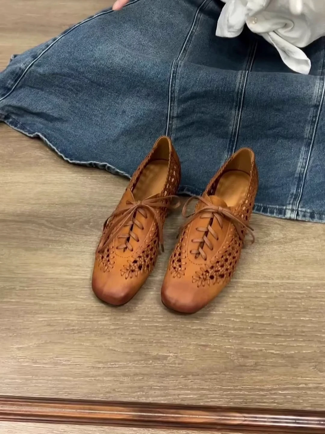 Retro Sle Woven Hollow out Flat Bot Single oes Women's Slip-On Breathable Me Upaded Version eepskin Summer Casua...
Retro Sle Woven Hollow out Flat Bot Single oes Women's Slip-On Breathable Me Upaded Version eepskin Summer Casua...