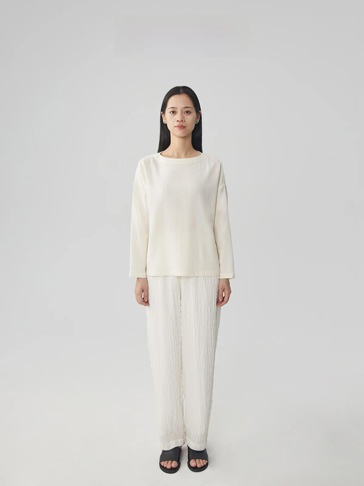 Women's Knitted Wool Long Sve T-irt Inner Wear Casual Sle Loose Fit Comfortable Material Autumn Collection Faionable
Women's Knitted Wool Long Sve T-irt Inner Wear Casual Sle Loose Fit Comfortable Material Autumn Collection Faionable