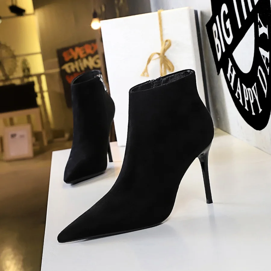 Flock Boots Women Pointed Toe Thin Heels Winter Side Zippper Ankle Boots Ladies
Flock Boots Women Pointed Toe Thin Heels Winter Side Zippper Ankle Boots Ladies