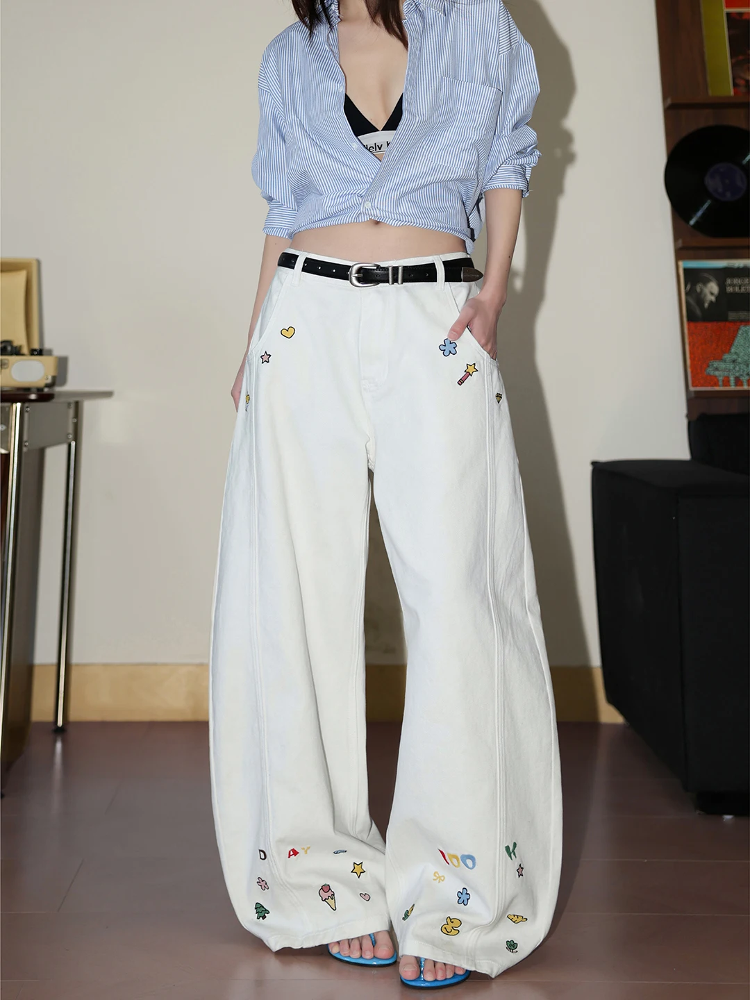 American Style Loose Straight Leg Blue Jeans Women's Casual Long Trousers Spring Season Comfortable Cotton Denim Pants
American Style Loose Straight Leg Blue Jeans Women's Casual Long Trousers Spring Season Comfortable Cotton Denim Pants