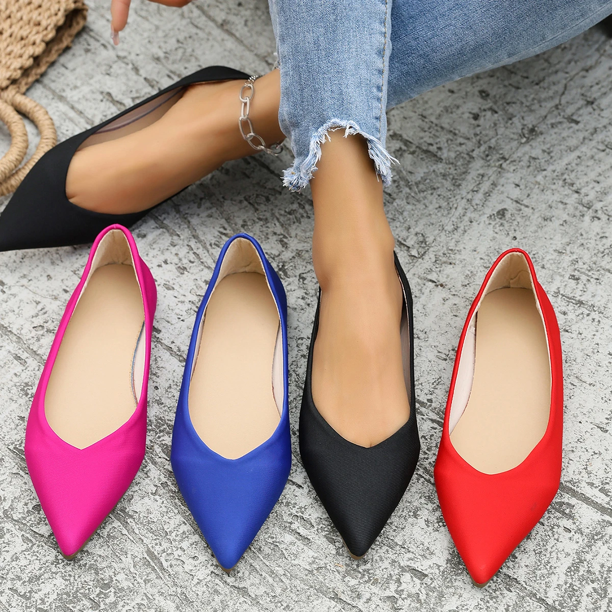 Женская обувь на плоской подошве, удобные повседневные туфли без шнуровки с острым носком и неглубоким носком на плоской подошве, легкие однотонные женские кроссовки
Женская обувь на плоской подошве, удобные повседневные туфли без шнуровки с острым носком и неглубоким носком на плоской подошве, легкие однотонные женские кроссовки