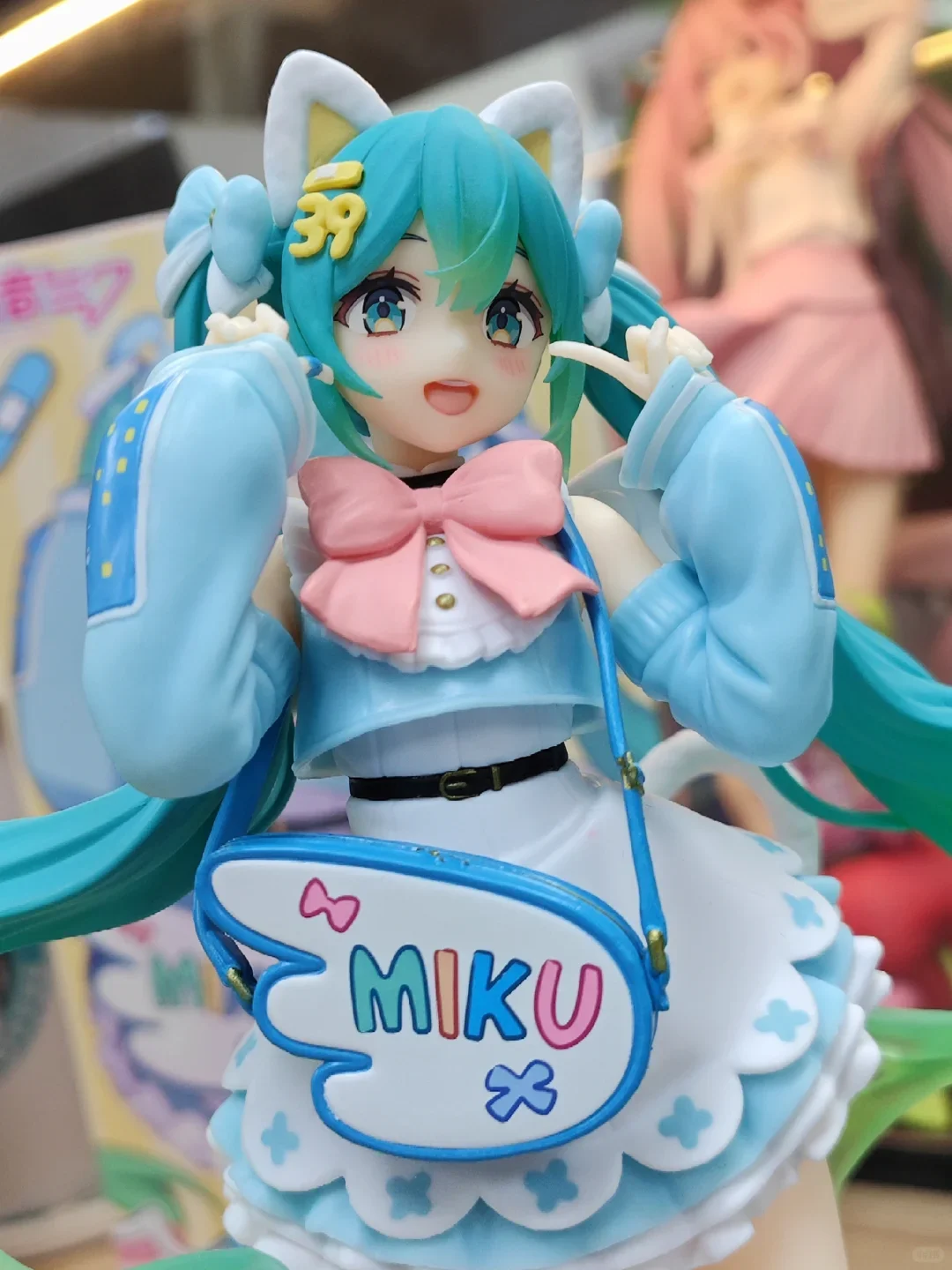 18cm Virtual Singer Miku Kawaii Cat Ear Style Room Desktop Decoration Model Toy Action Figure Surprise Gift For Anime Fans
18cm Virtual Singer Miku Kawaii Cat Ear Style Room Desktop Decoration Model Toy Action Figure Surprise Gift For Anime Fans