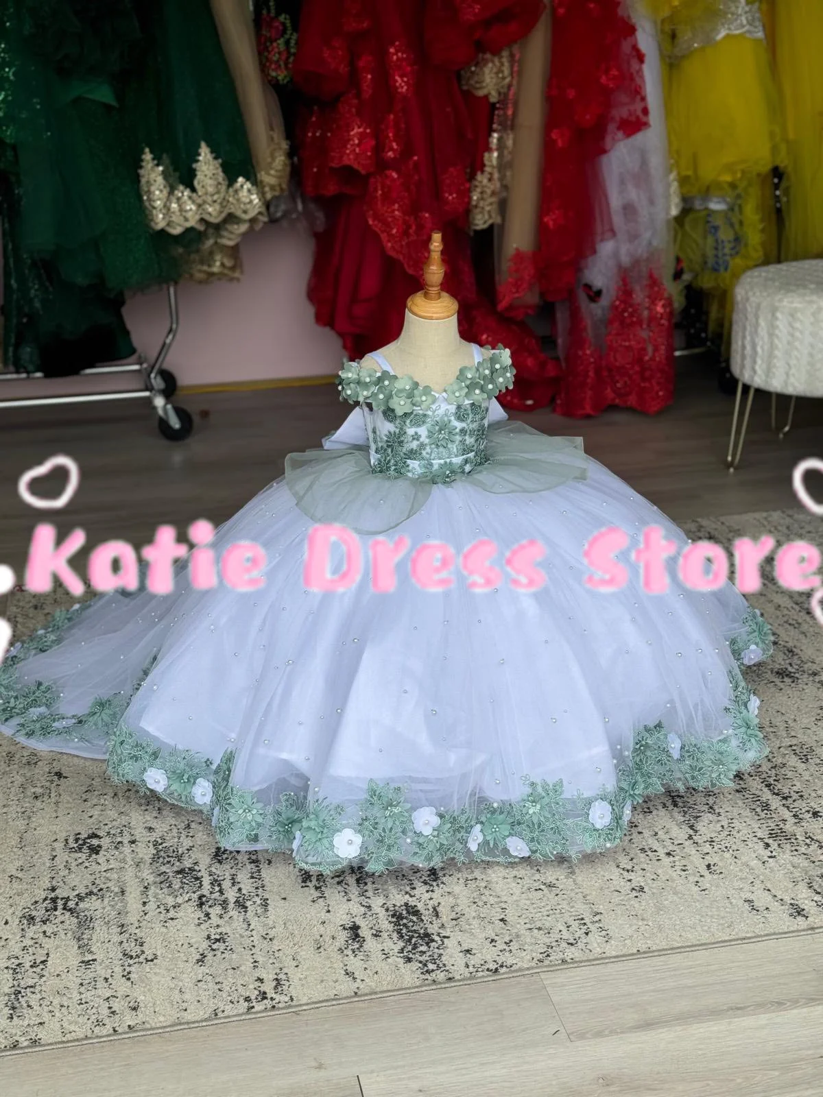 Customized Flower Girl Dress For Wedding Tulle Applique Pearls Puffy Elegant Kids Birthday Party First Communion Ball Gowns
Customized Flower Girl Dress For Wedding Tulle Applique Pearls Puffy Elegant Kids Birthday Party First Communion Ball Gowns
