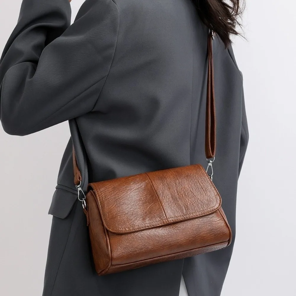 Oil Wax Middle Aged Mom Bag Flap Multi Pocket Large Capacity Shoulder Bag with Magnetic Buckle Solid Color PU Crossbody Bag
Oil Wax Middle Aged Mom Bag Flap Multi Pocket Large Capacity Shoulder Bag with Magnetic Buckle Solid Color PU Crossbody Bag
