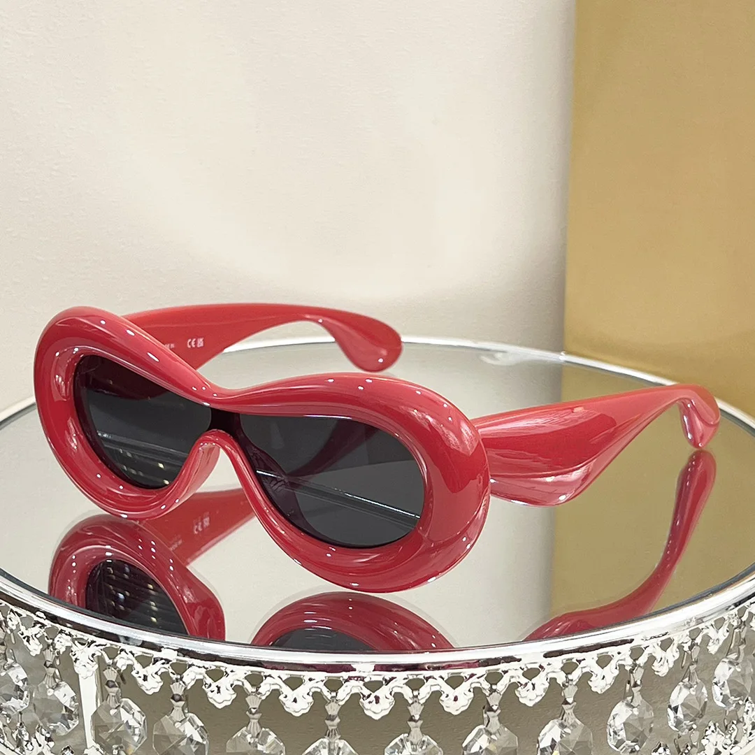 LOELW4009 TOP Quality Fashion Cat Eye Sunglasses for Party Small Face Trendy Beach Girls UV Protection
LOELW4009 TOP Quality Fashion Cat Eye Sunglasses for Party Small Face Trendy Beach Girls UV Protection