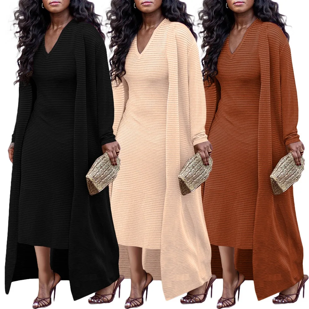 European and American Women's Clothing Solid Color Pit Strip Stretch Cloak Jacket and Slim V-neck Skirt Two-piece Set
European and American Women's Clothing Solid Color Pit Strip Stretch Cloak Jacket and Slim V-neck Skirt Two-piece Set