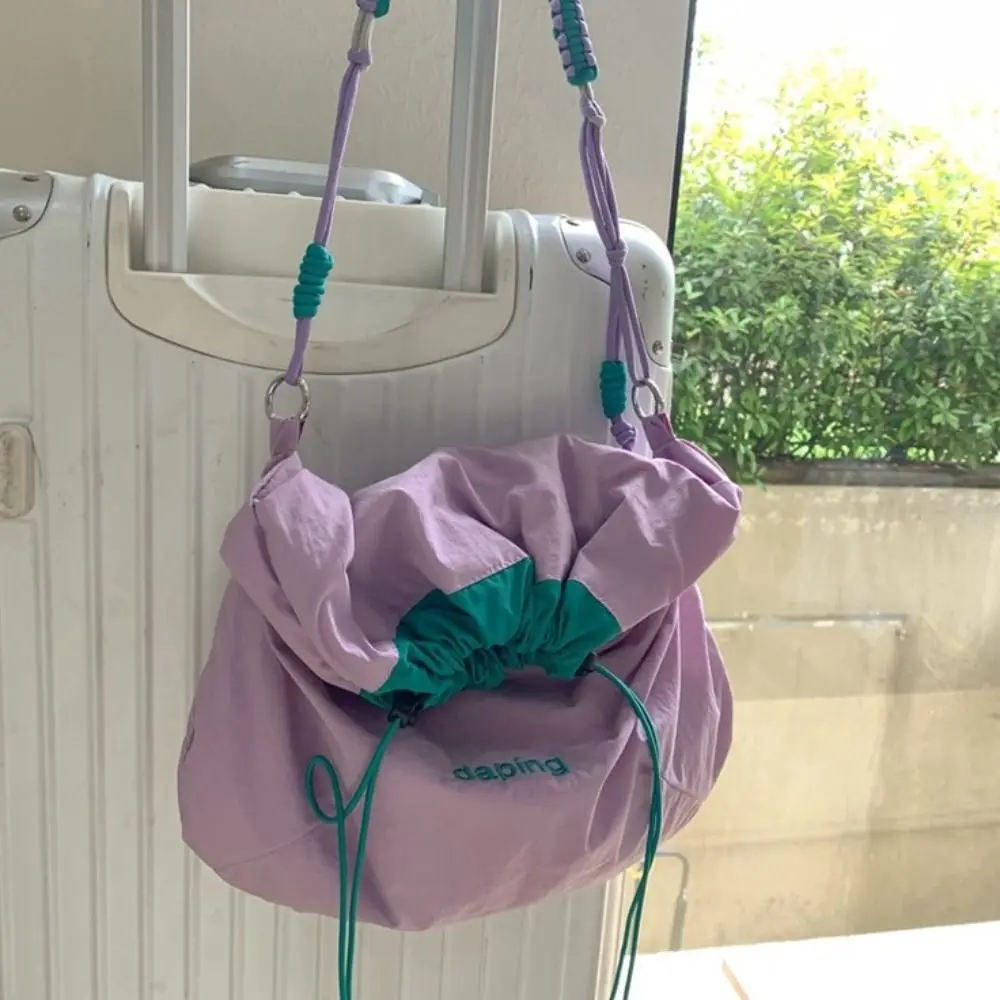 Простая легкая сумка через плечо контрастного цвета, сумка через плечо для поездок на работу, нейлоновая сумка с надписью на шнурке для девочек
Простая легкая сумка через плечо контрастного цвета, сумка через плечо для поездок на работу, нейлоновая сумка с надписью на шнурке для девочек