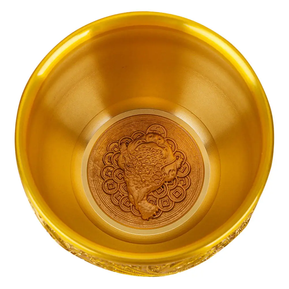 Декоративная чаша из латуни золотистого цвета для хранения богатства и удачи, китайская чаша удачи, настольный декор с устойчивым основанием
Декоративная чаша из латуни золотистого цвета для хранения богатства и удачи, китайская чаша удачи, настольный декор с устойчивым основанием