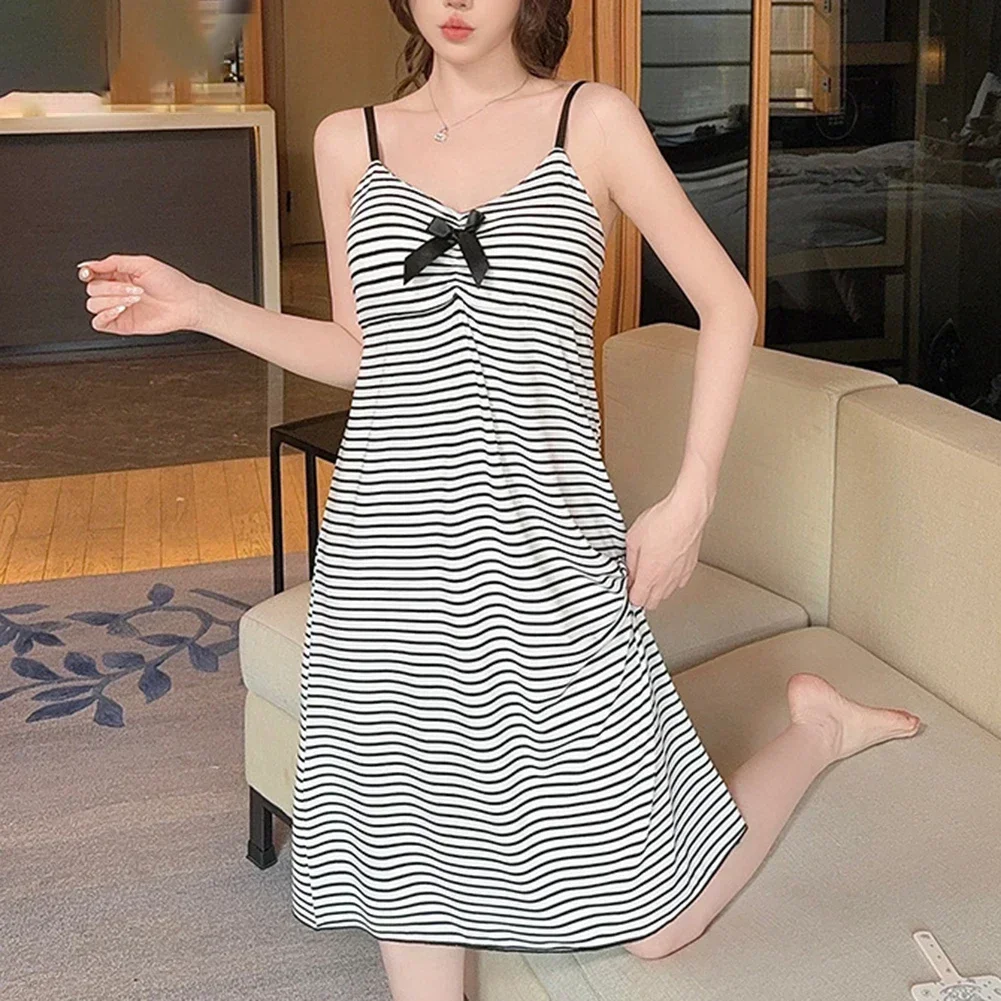 Black Stripes Pajamas Comfortable Sleepwear For Women Casual Dress Casual Nightwear All Seasons Applicable For Female
Black Stripes Pajamas Comfortable Sleepwear For Women Casual Dress Casual Nightwear All Seasons Applicable For Female