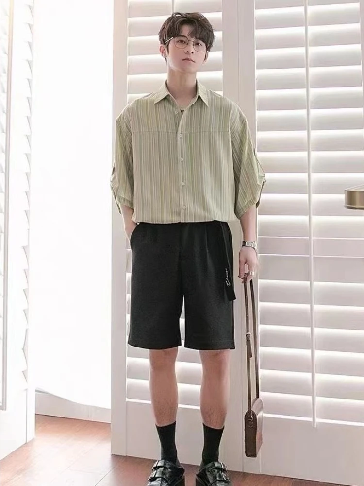 Men's Light Mature Striped Short Sleeve Shirt Two-Piece Set Summer Korean Trendy Edgy Cool Casual Fashion Wear
Men's Light Mature Striped Short Sleeve Shirt Two-Piece Set Summer Korean Trendy Edgy Cool Casual Fashion Wear