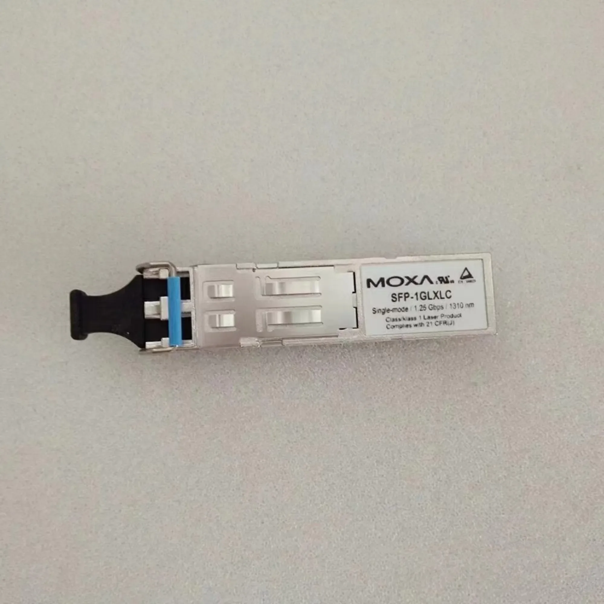 MOXA Transceiver Single Mode 1.25Gpbs 1310nm SFP-1GLXLC Gigabit Optical Module
MOXA Transceiver Single Mode 1.25Gpbs 1310nm SFP-1GLXLC Gigabit Optical Module