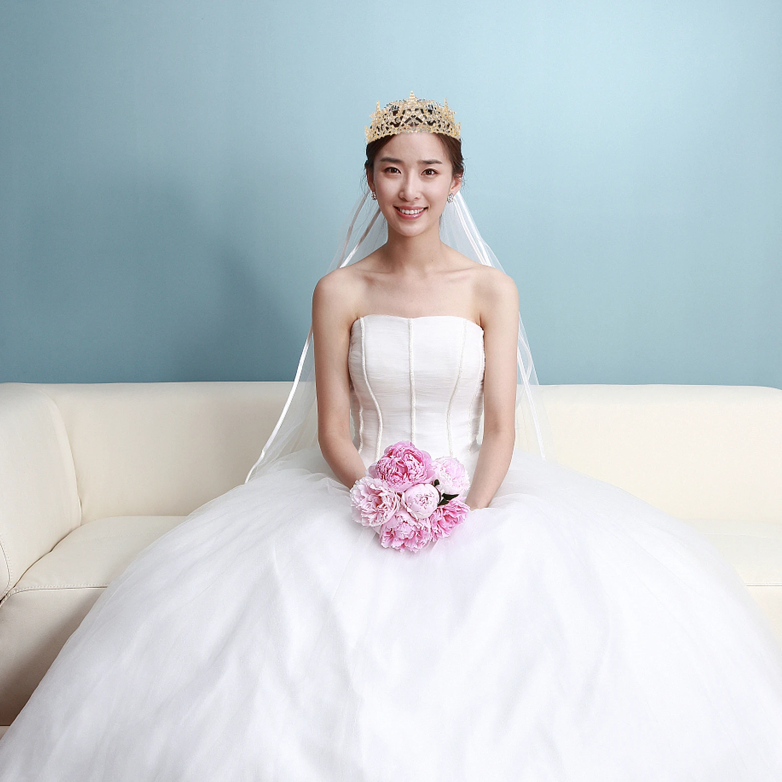 1Pcs Luxury Crystal-Embedded Alloy Crown Headband for Bride Wedding Party Festival Women's Hair Accessory Decor
1Pcs Luxury Crystal-Embedded Alloy Crown Headband for Bride Wedding Party Festival Women's Hair Accessory Decor