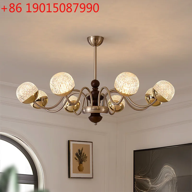 Ancient French chandelier in the living room Atmospheric dining room Bedroom light Warm and romantic lamps
Ancient French chandelier in the living room Atmospheric dining room Bedroom light Warm and romantic lamps