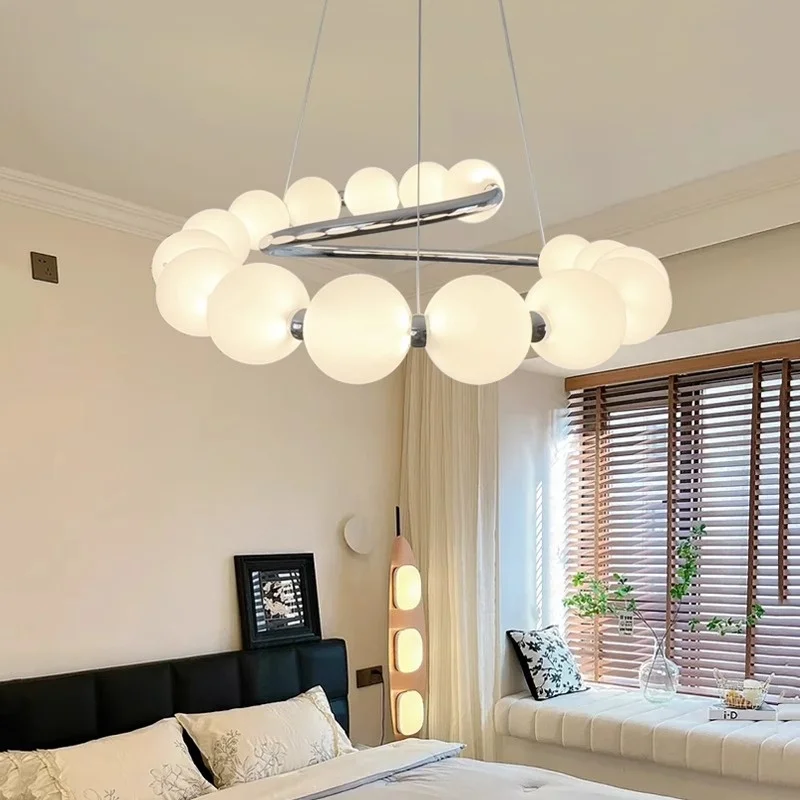High priced pendant lamp in the living room, retro cream style pearl high-end feeling in the dining room, master bedroom lamp
High priced pendant lamp in the living room, retro cream style pearl high-end feeling in the dining room, master bedroom lamp