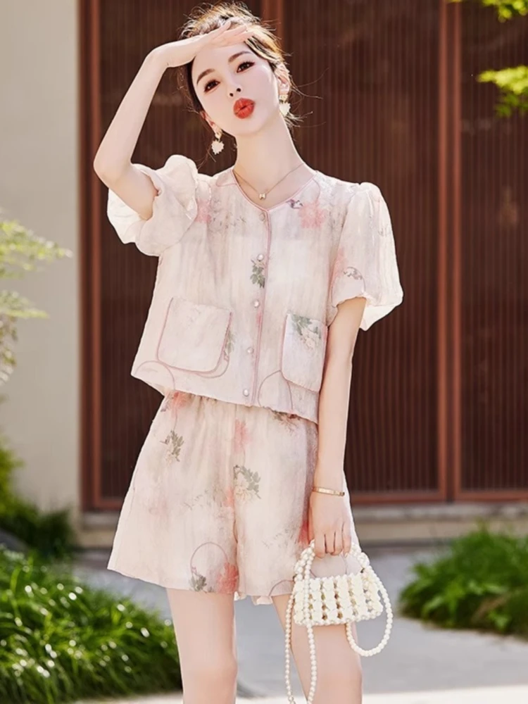 Short pants set for women 2025 summer new item high-end socialite series sweet elegant style two-piece set
Short pants set for women 2025 summer new item high-end socialite series sweet elegant style two-piece set