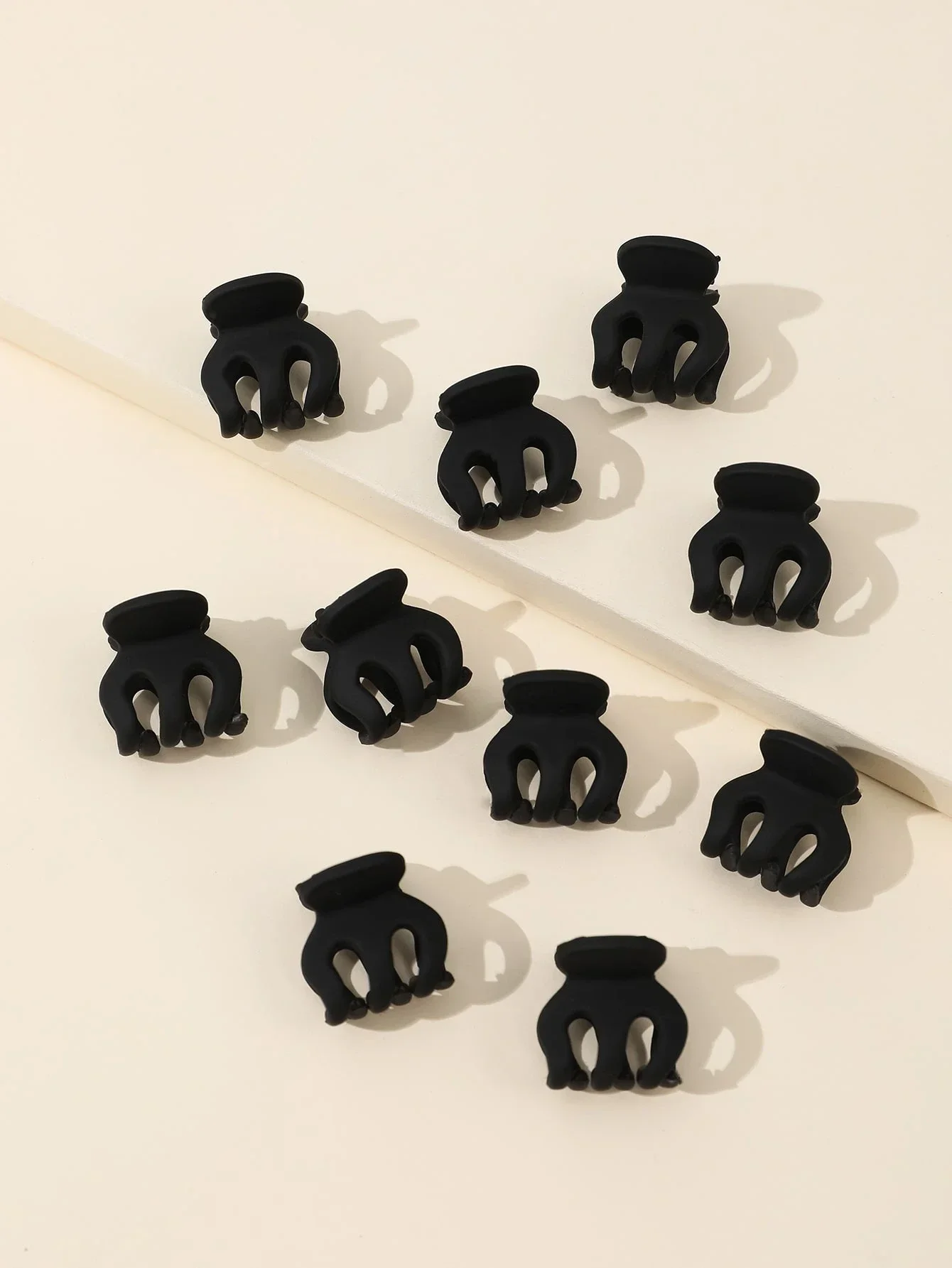 10pcs Black Solid Hair Claw Clips For Women Daily Casual Hairstyle Accessories
10pcs Black Solid Hair Claw Clips For Women Daily Casual Hairstyle Accessories