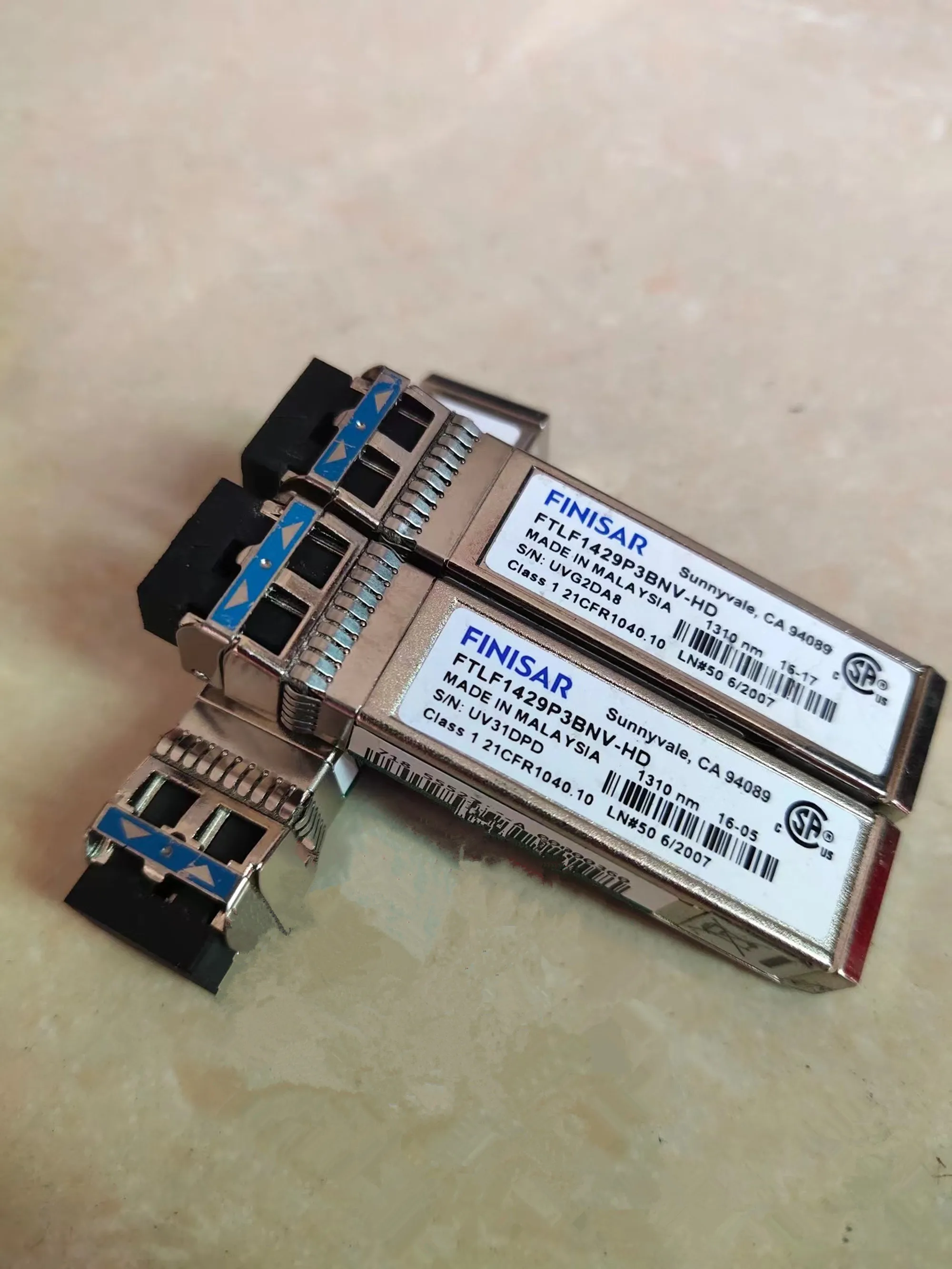 Finisar 16G Fiber Transceiver FTLF1429P3BNV-HD 5552782-A/16gb 1310nm 10km Single Mode Optical Fiber/Hitachi Storage HDS
Finisar 16G Fiber Transceiver FTLF1429P3BNV-HD 5552782-A/16gb 1310nm 10km Single Mode Optical Fiber/Hitachi Storage HDS