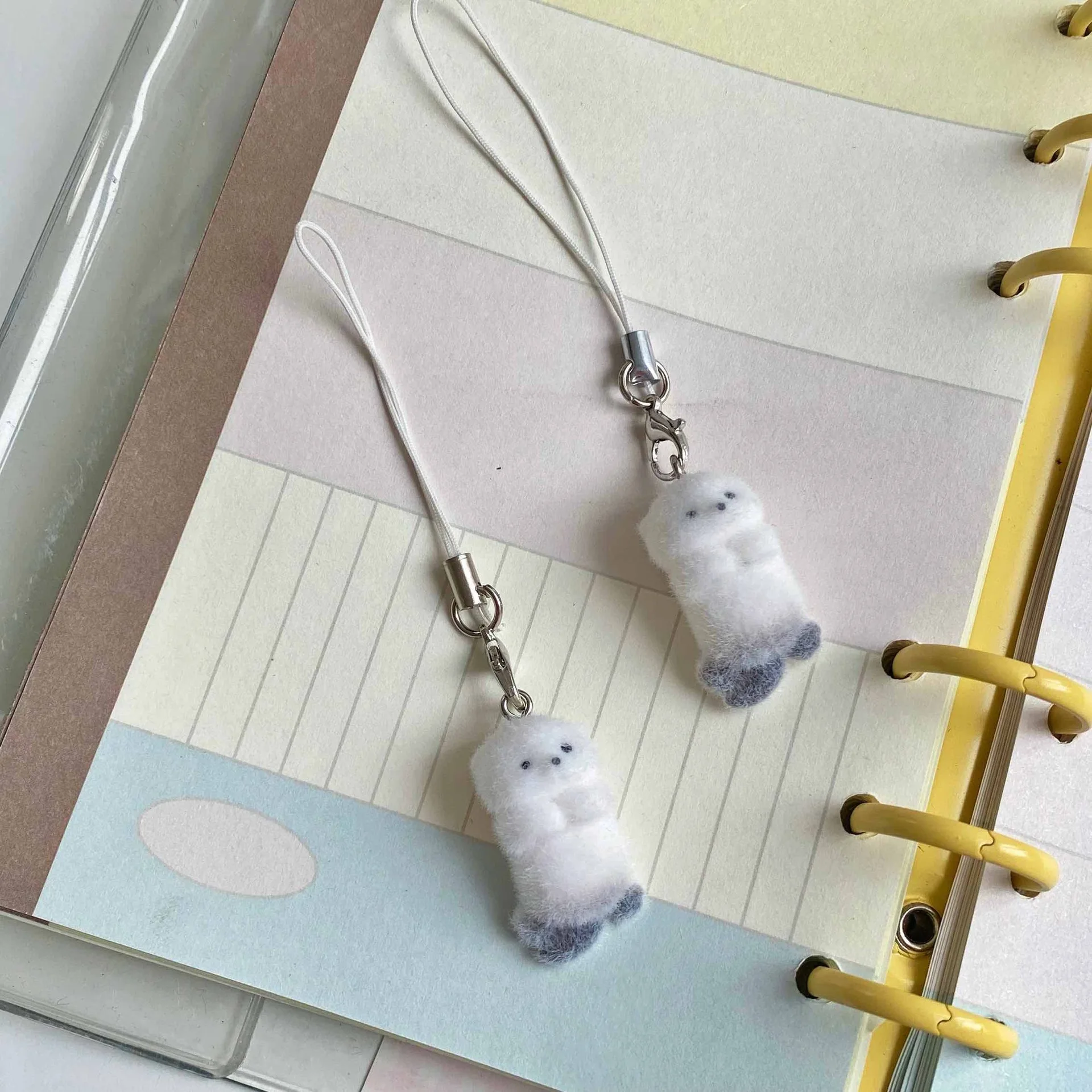 Очаровательный 3D плюшевый ремешок для телефона с выдрой, милый флокированный брелок с изображением животных для девочек, кавайная подвеска в стиле Ins, сумка
Очаровательный 3D плюшевый ремешок для телефона с выдрой, милый флокированный брелок с изображением животных для девочек, кавайная подвеска в стиле Ins, сумка