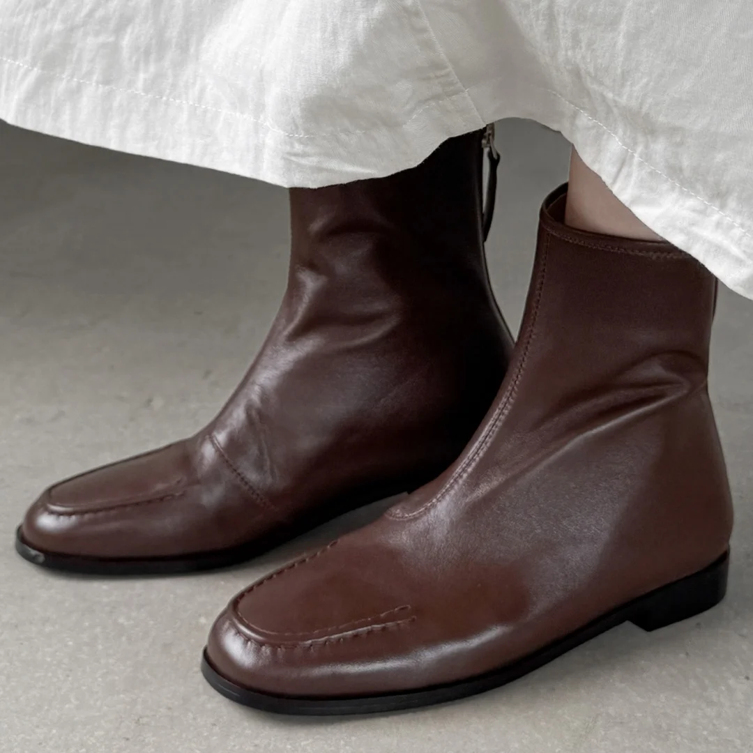 Women's cow leather round toe back zip autumn ankle boots high quality soft comfortable casual female short booties shoes woman
Women's cow leather round toe back zip autumn ankle boots high quality soft comfortable casual female short booties shoes woman