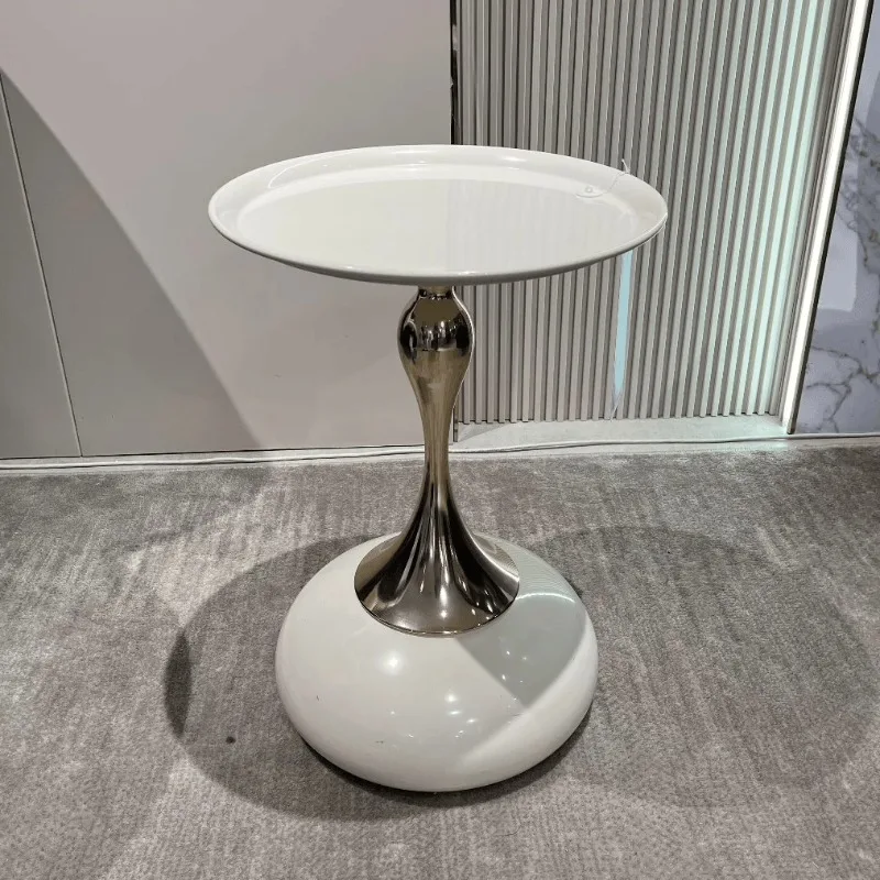 Sofa side table mini Internet celebrity small round table home living room high-end tea table bedside rack
Sofa side table mini Internet celebrity small round table home living room high-end tea table bedside rack