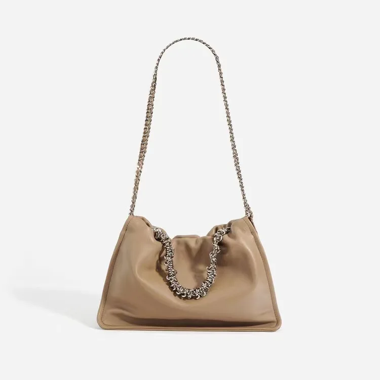 Design 2023 Chain Tote Bag Underarm Bag Cloud Bag Genuine Leather Women's Bag One Shoulder Crossbody Bag Handbag Fashion
Design 2023 Chain Tote Bag Underarm Bag Cloud Bag Genuine Leather Women's Bag One Shoulder Crossbody Bag Handbag Fashion