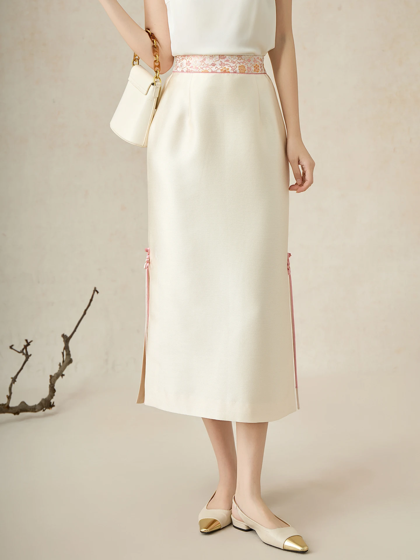 ibai Простая восточная шерстяная атласная юбка в стиле «Rich Girl Wind» с модным китайским культурным дизайном для женщин
ibai Простая восточная шерстяная атласная юбка в стиле «Rich Girl Wind» с модным китайским культурным дизайном для женщин