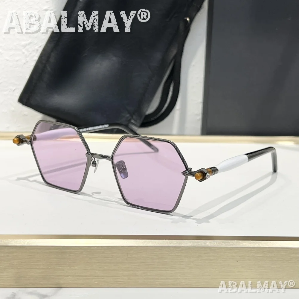 Top High Quality Sunglasses for Men and Women Maske P70 SIZE 54-18 Style UV400 Retro Fashion Special Design Sun Glasses with box
Top High Quality Sunglasses for Men and Women Maske P70 SIZE 54-18 Style UV400 Retro Fashion Special Design Sun Glasses with box