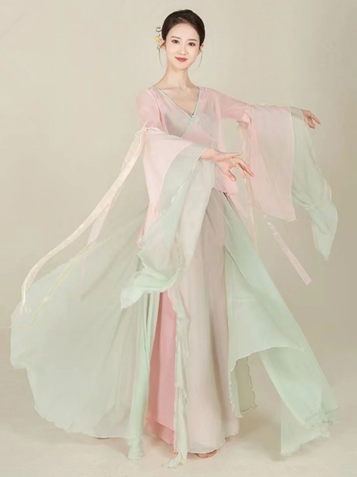 Elegant New 2024 Silk Long Sleeve Dance Performance Costume Women's Classic Dance Gown Practice Suit Flowing Fairy Atmosphere
Elegant New 2024 Silk Long Sleeve Dance Performance Costume Women's Classic Dance Gown Practice Suit Flowing Fairy Atmosphere