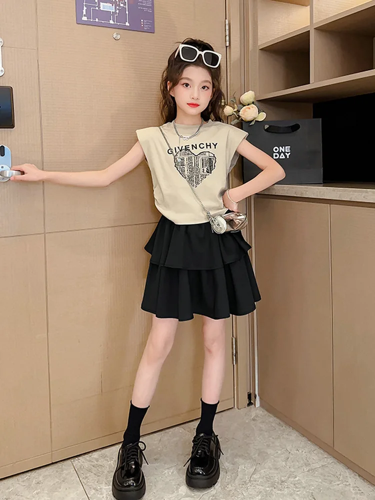 Korean Style Girls' Outfit2024New Fashionable Children's Short Sleeve Stylish Girls' Summer Two-Piece Set with Skirt
Korean Style Girls' Outfit2024New Fashionable Children's Short Sleeve Stylish Girls' Summer Two-Piece Set with Skirt
