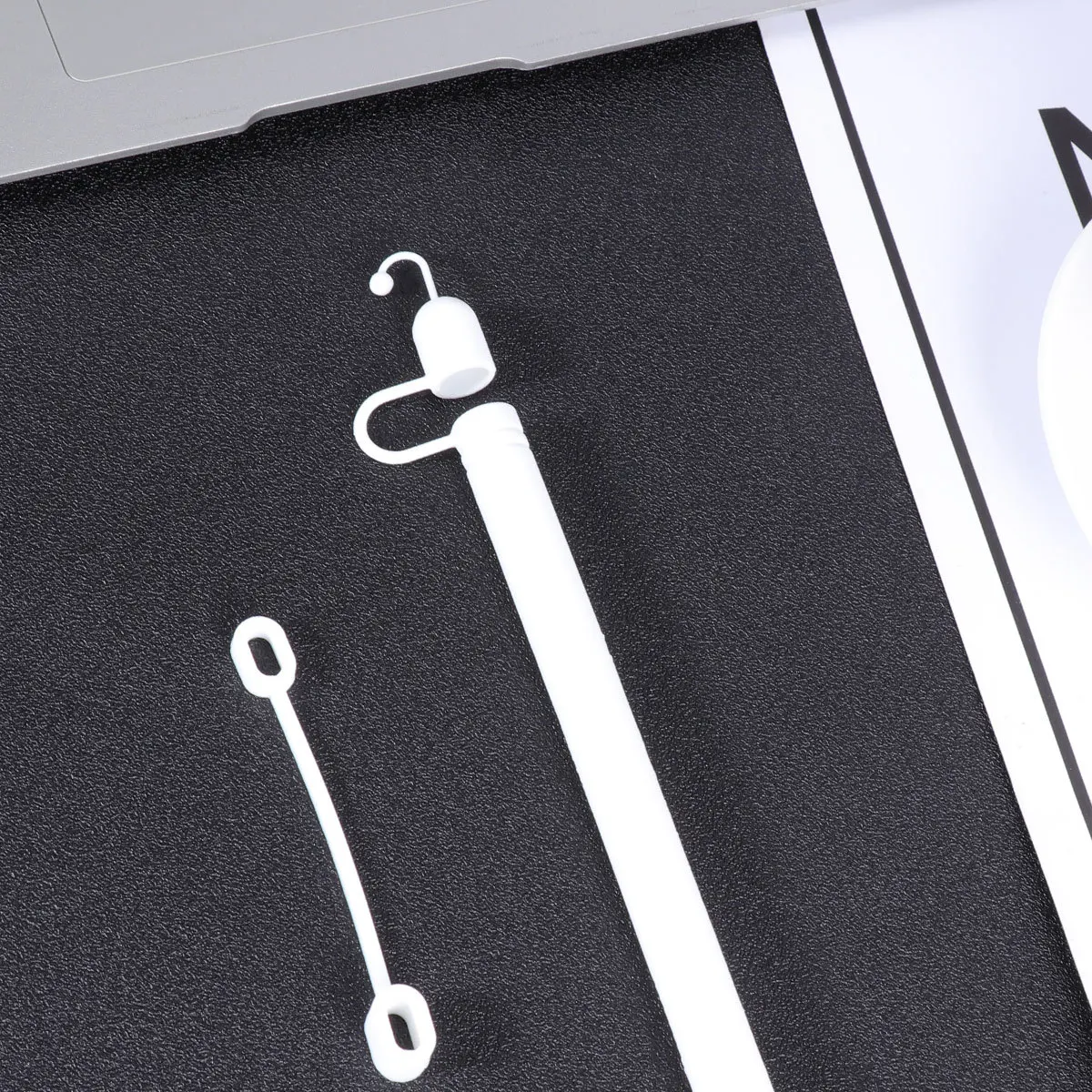 Stylus Sleeve Cover White Silicone Grip Holder Compatible Pencil 1 Anti-Lost Sleeve Ergonomic Anti-Slip Protective Cover
Stylus Sleeve Cover White Silicone Grip Holder Compatible Pencil 1 Anti-Lost Sleeve Ergonomic Anti-Slip Protective Cover