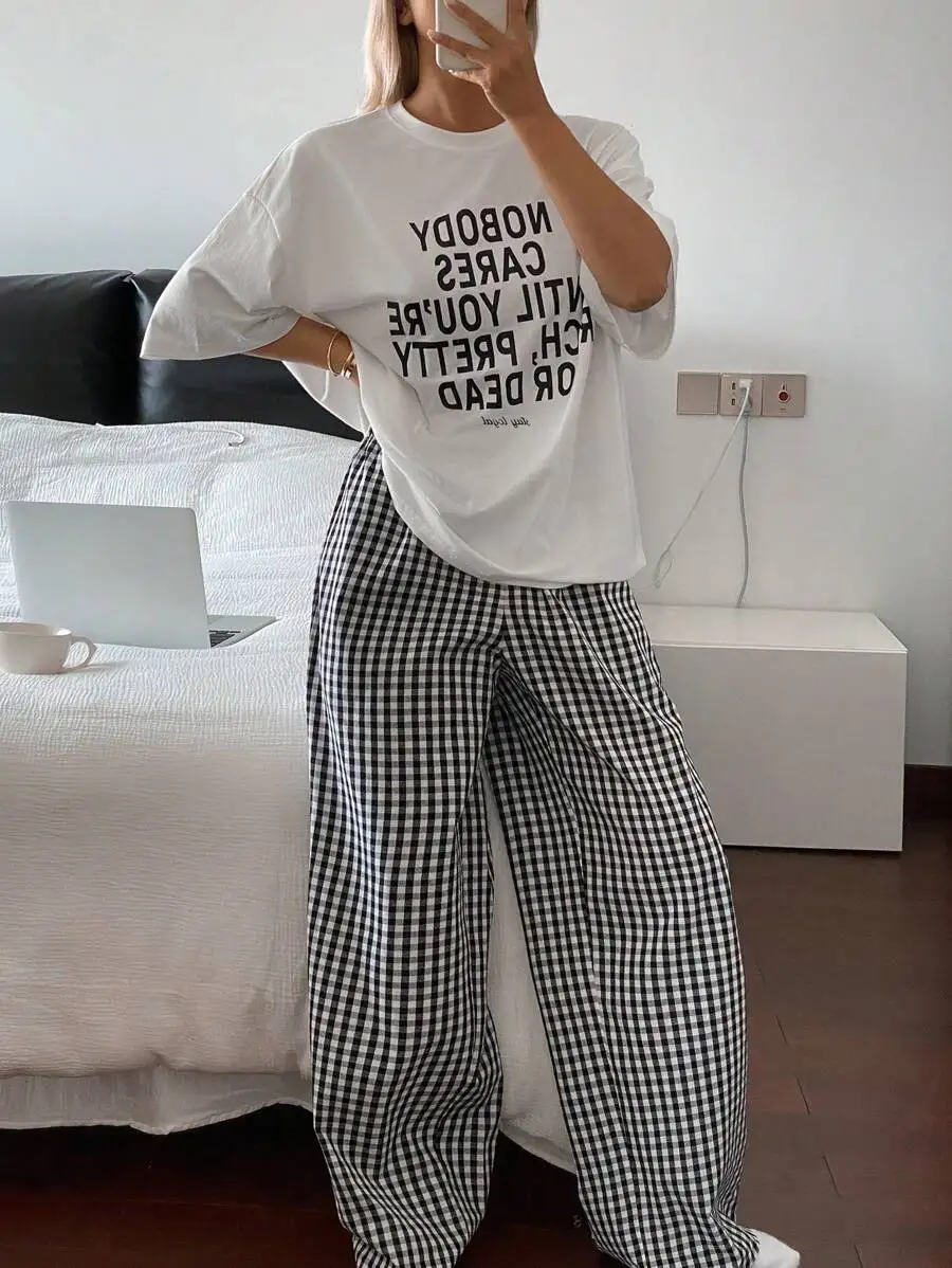 Women Letter Print T-Shirt And Plaid Loose Pajama Pants Set
Women Letter Print T-Shirt And Plaid Loose Pajama Pants Set