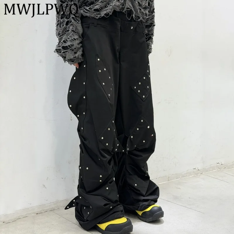MWJLPWQ Dark-Style Heavy-Duty Rivet Casual Pants For Men Loose Straight-Leg Workwear Metal Spliced Niche Design Trousers 14970
MWJLPWQ Dark-Style Heavy-Duty Rivet Casual Pants For Men Loose Straight-Leg Workwear Metal Spliced Niche Design Trousers 14970
