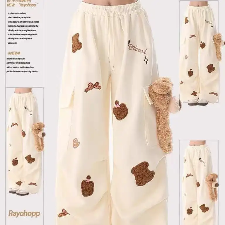 Japan Retro Bear Embroidered Sports Pants For Men And Women In Autumn New Large Pocket Pleated Wide Leg Pants Trendy
Japan Retro Bear Embroidered Sports Pants For Men And Women In Autumn New Large Pocket Pleated Wide Leg Pants Trendy