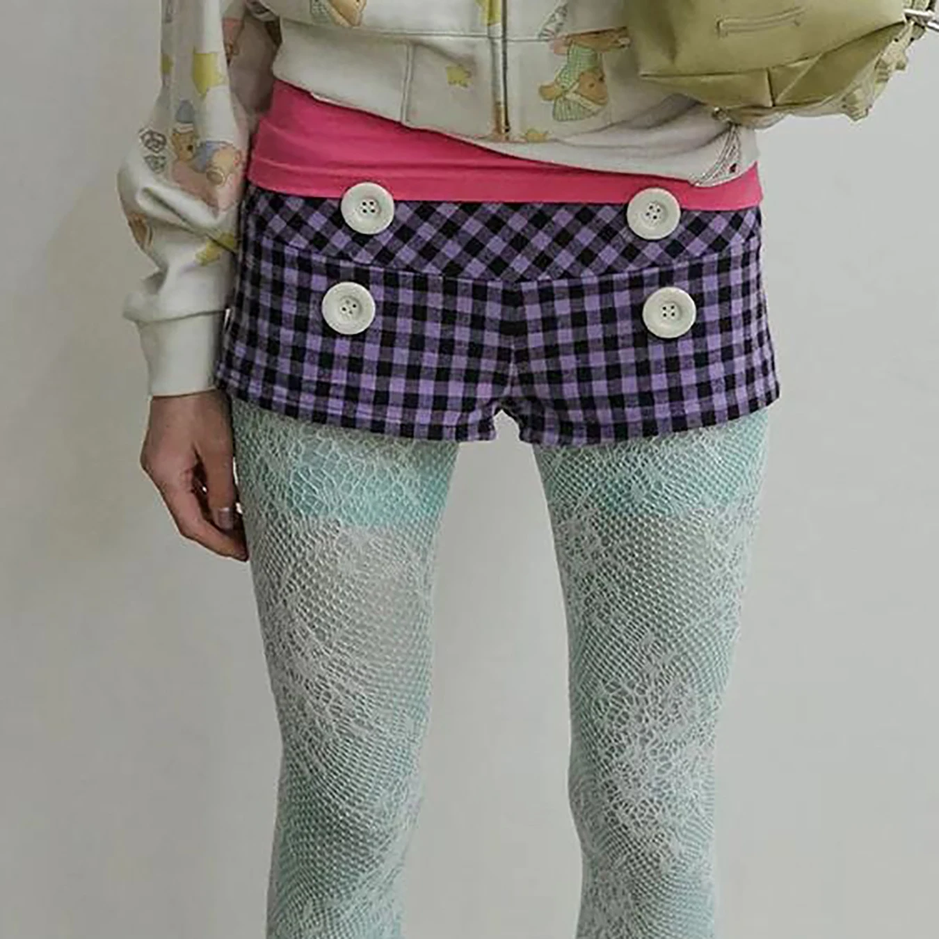 New summer casual style personality pattern button contrasting low waist ultra short pants
New summer casual style personality pattern button contrasting low waist ultra short pants