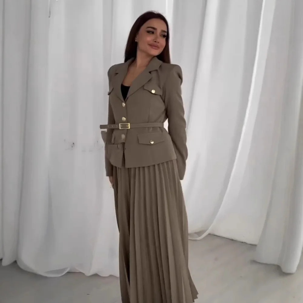 2026 New Women's French Fashion Elegant V-neck Suit Set With Pleated Skirt Robe Abaya Ramadan Dubai Luxury Islam Elegant
2026 New Women's French Fashion Elegant V-neck Suit Set With Pleated Skirt Robe Abaya Ramadan Dubai Luxury Islam Elegant