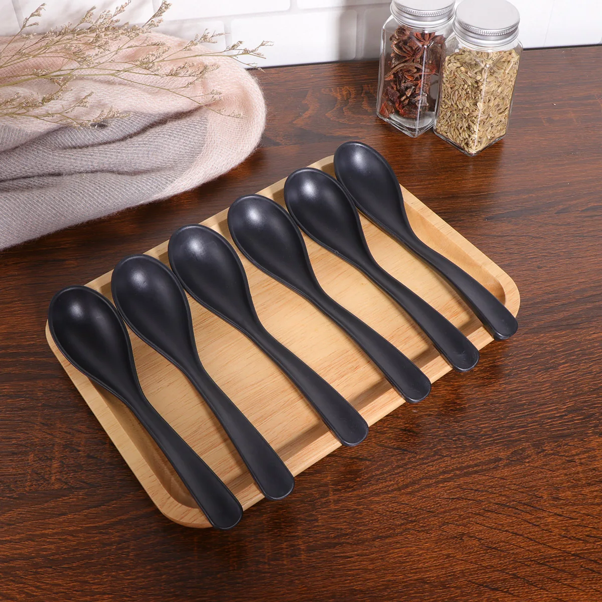 6Pcs Black Soup Spoon Handmade Polished Melamine Tableware Stylish Commercial Quality for Daily Or Special Occasion Use Spoon
6Pcs Black Soup Spoon Handmade Polished Melamine Tableware Stylish Commercial Quality for Daily Or Special Occasion Use Spoon