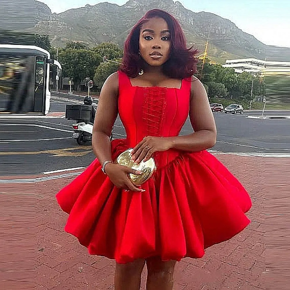 Red Ball Gown Cocktail Party Dress Square Neckline Sleeveless Aso Ebi Teens Homecoming Gowns Custom Made Prom Dress
Red Ball Gown Cocktail Party Dress Square Neckline Sleeveless Aso Ebi Teens Homecoming Gowns Custom Made Prom Dress
