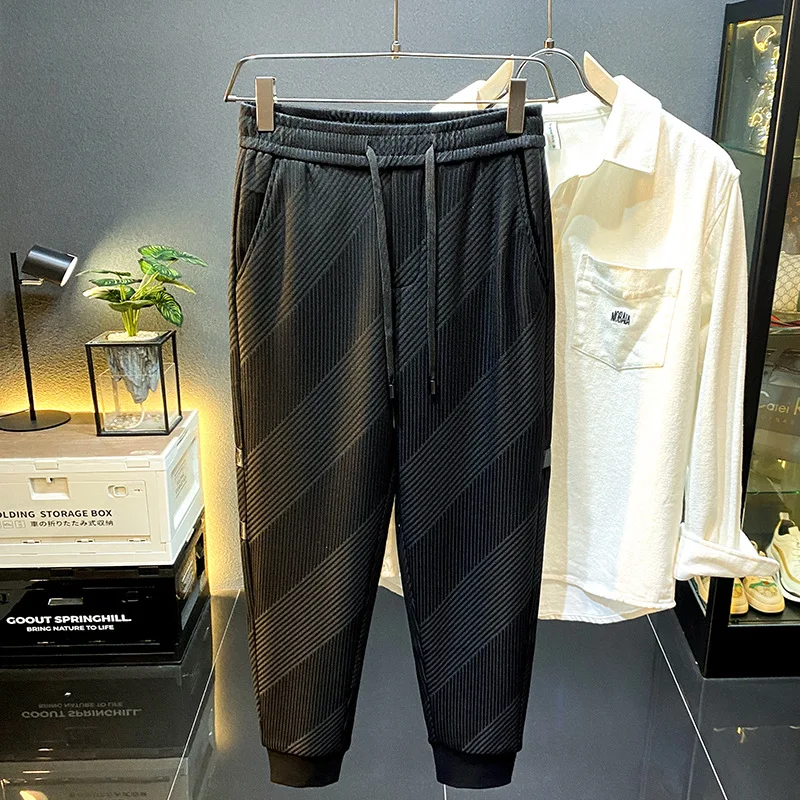 2024 Autumn and Winter New Fashion Track Pants Men's High-End Affordable Luxury Trendy Patchwork Casual Loose Knitted Pants
2024 Autumn and Winter New Fashion Track Pants Men's High-End Affordable Luxury Trendy Patchwork Casual Loose Knitted Pants