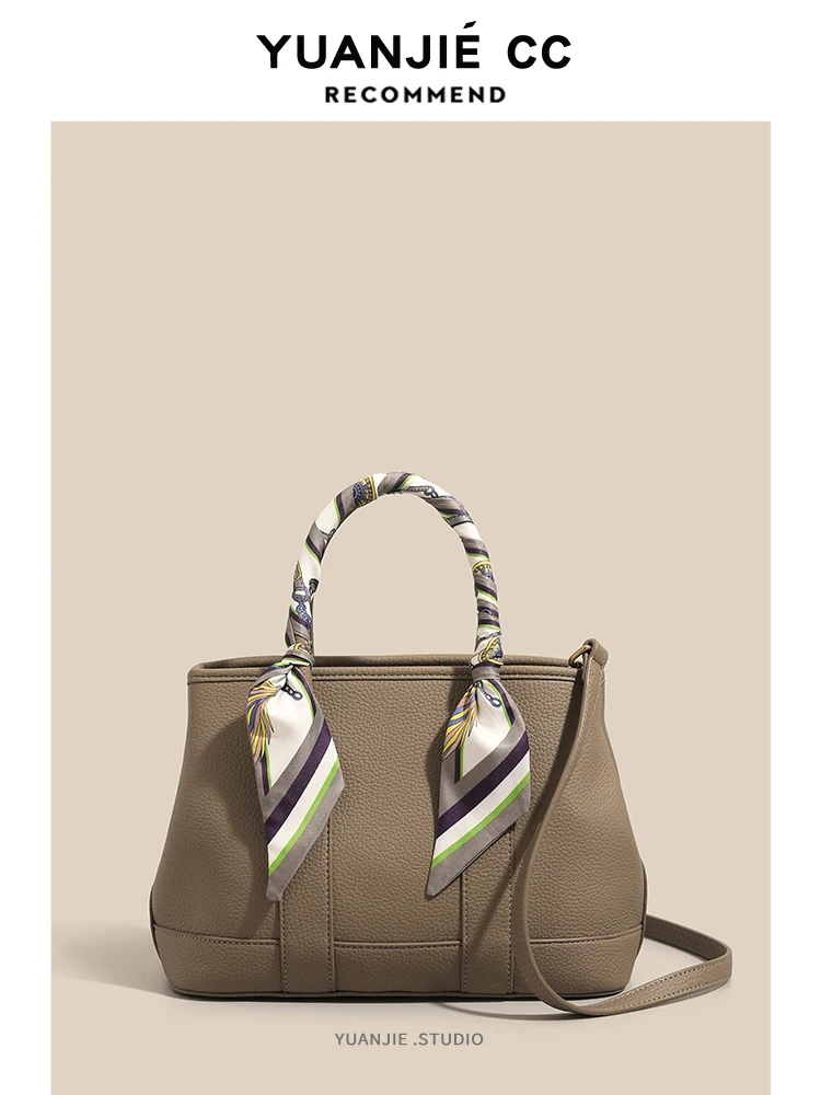 Leather Women's Handbag 2026 New Large Capacity Commuter Bag Mom Style High-End Single Shoulder Crossbody Handbag
Leather Women's Handbag 2026 New Large Capacity Commuter Bag Mom Style High-End Single Shoulder Crossbody Handbag