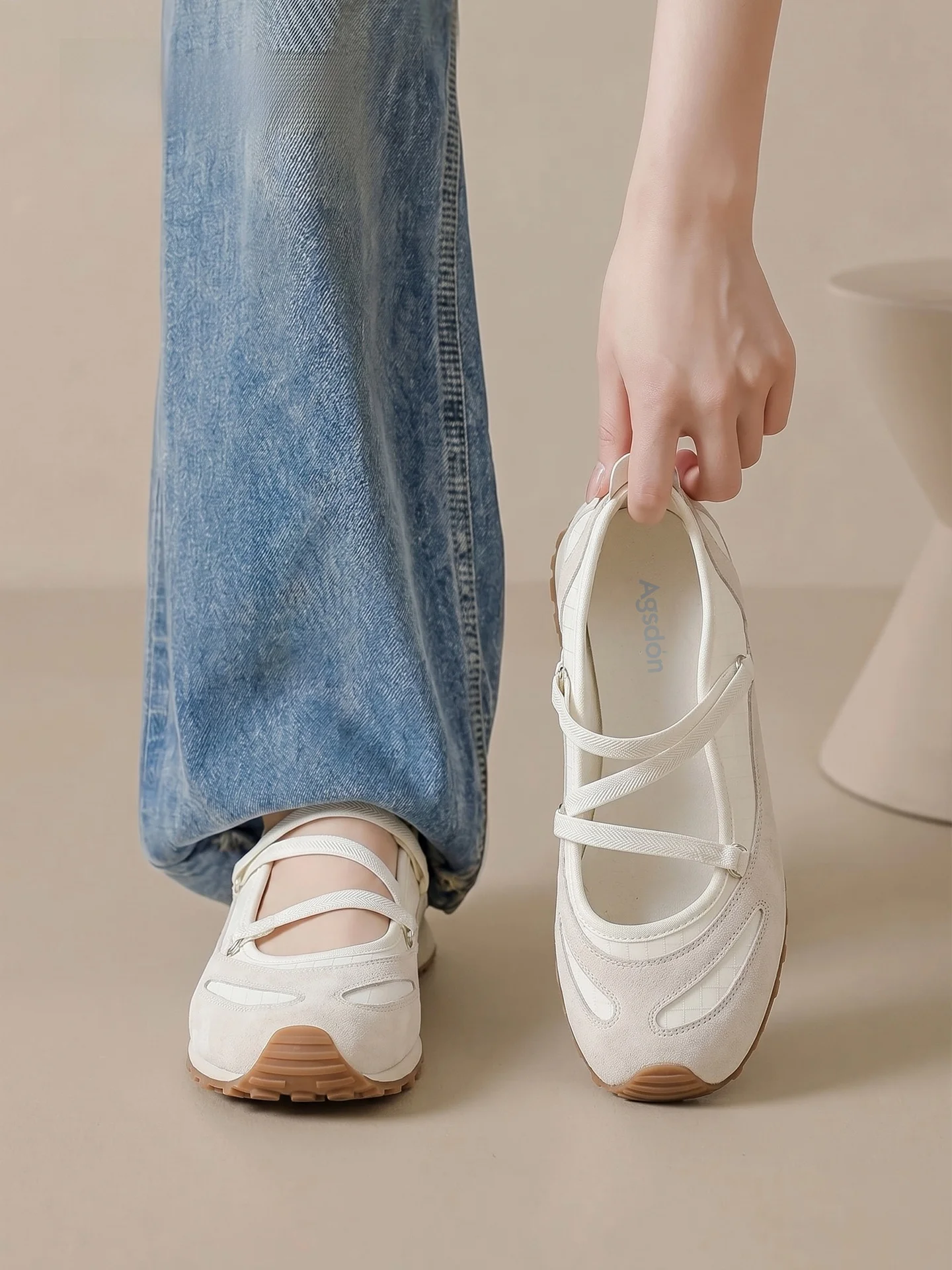 Breathable Mary Jane Flat Bottom Ballet Train Shoes Women's Summer New Style Open Toe Slip-On Cotton Inner Mesh Fashion Singl...
Breathable Mary Jane Flat Bottom Ballet Train Shoes Women's Summer New Style Open Toe Slip-On Cotton Inner Mesh Fashion Singl...