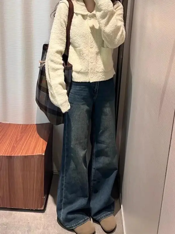 Retro High Waist Wide Leg Jeans plus Size Women's Autumn Winter Slimming Trousers Pear Shape Body Fit Straight Cut Denim
Retro High Waist Wide Leg Jeans plus Size Women's Autumn Winter Slimming Trousers Pear Shape Body Fit Straight Cut Denim