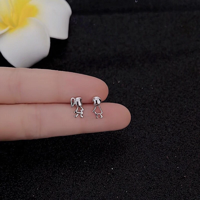 Серьги-гвоздики из серебра 925 пробы с героями мультфильмов для мальчиков и девочек, простые модные серьги в корейском стиле, модные уникальные серьги для женщин
Серьги-гвоздики из серебра 925 пробы с героями мультфильмов для мальчиков и девочек, простые модные серьги в корейском стиле, модные уникальные серьги для женщин