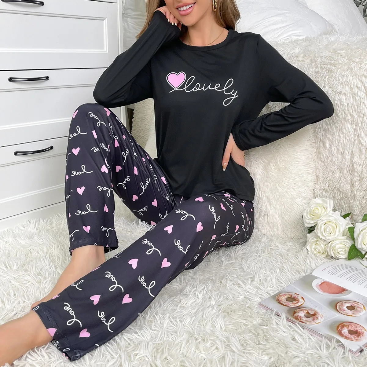 Women Spring Casual Pajamas Long Sleeve Letter Heart Print T-shirt with Pants Female Loose Clothing Set Comfortable Sleepwear
Women Spring Casual Pajamas Long Sleeve Letter Heart Print T-shirt with Pants Female Loose Clothing Set Comfortable Sleepwear