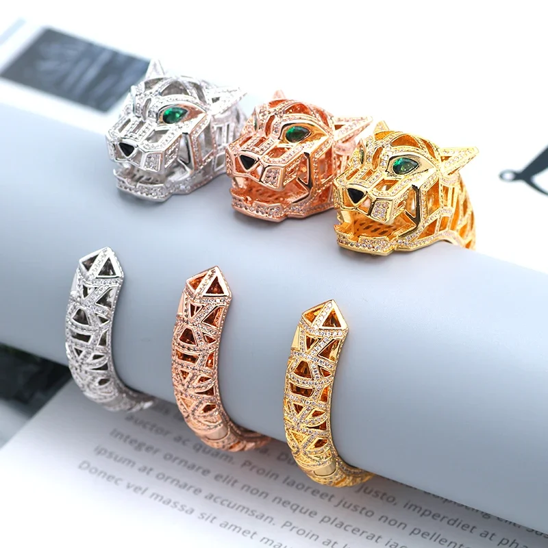 Luxury Brand Fashion Open Cuff Bangle Charm Bracelet Retro Brass Silver Color Hollow Out Green Eyes Leopard Head Women Jewelry
Luxury Brand Fashion Open Cuff Bangle Charm Bracelet Retro Brass Silver Color Hollow Out Green Eyes Leopard Head Women Jewelry