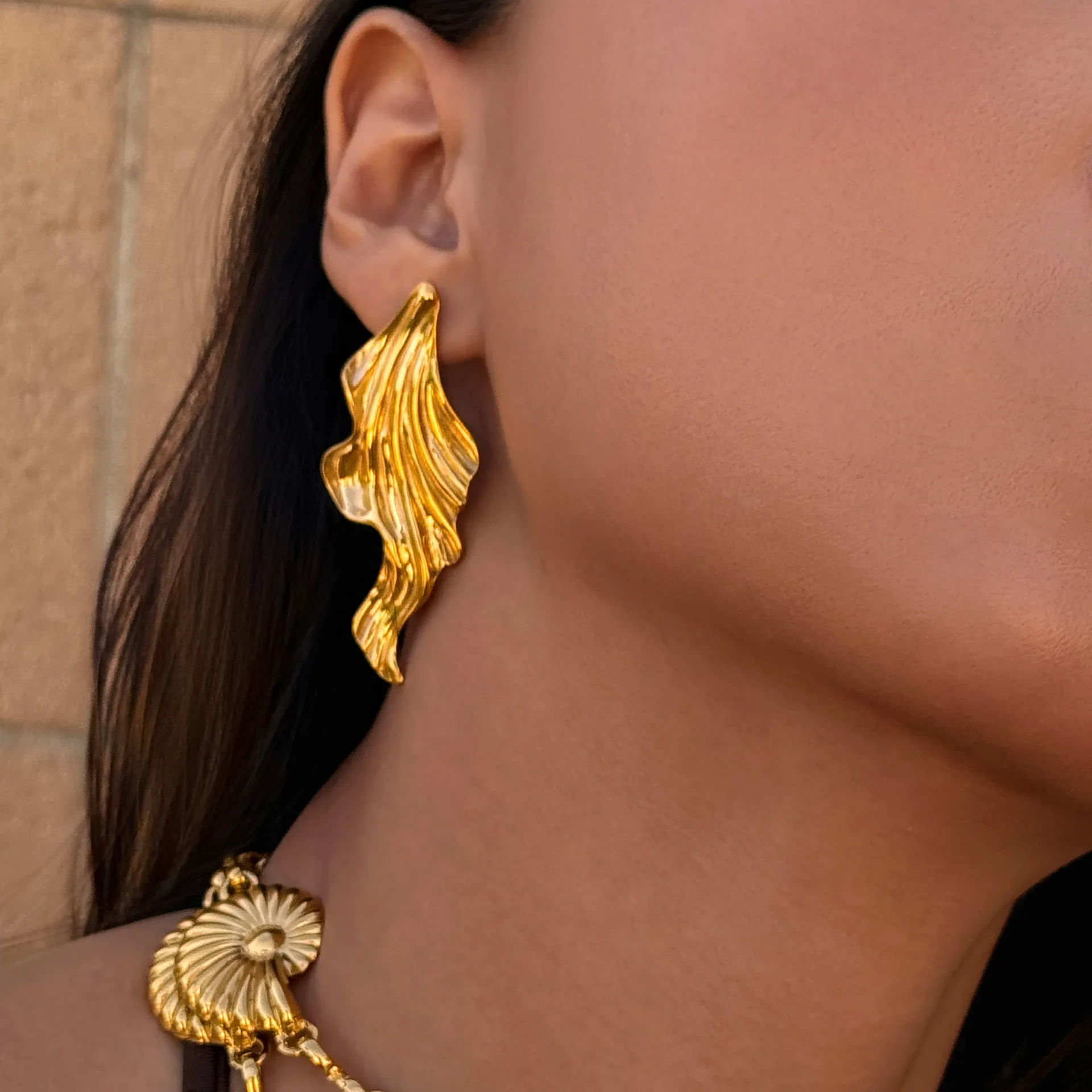 YHTOT Fashion Trend Stainless Steel Leaf Earrings 18K Gold Color Plated Waterproof Anti Allergy Ladies Jewelry Accessories
YHTOT Fashion Trend Stainless Steel Leaf Earrings 18K Gold Color Plated Waterproof Anti Allergy Ladies Jewelry Accessories