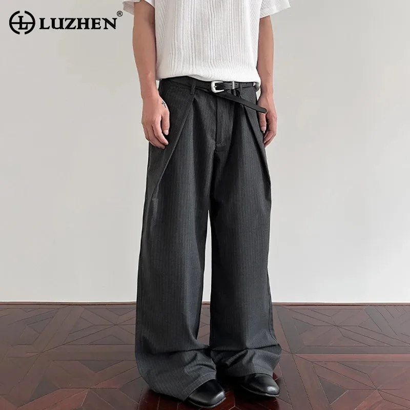 LUZHEN Stripe Fold Patchwork Design Loose Elegant Temperament Casual Pants Men's 2025 New High Quality Straight Trousers JY1747
LUZHEN Stripe Fold Patchwork Design Loose Elegant Temperament Casual Pants Men's 2025 New High Quality Straight Trousers JY1747