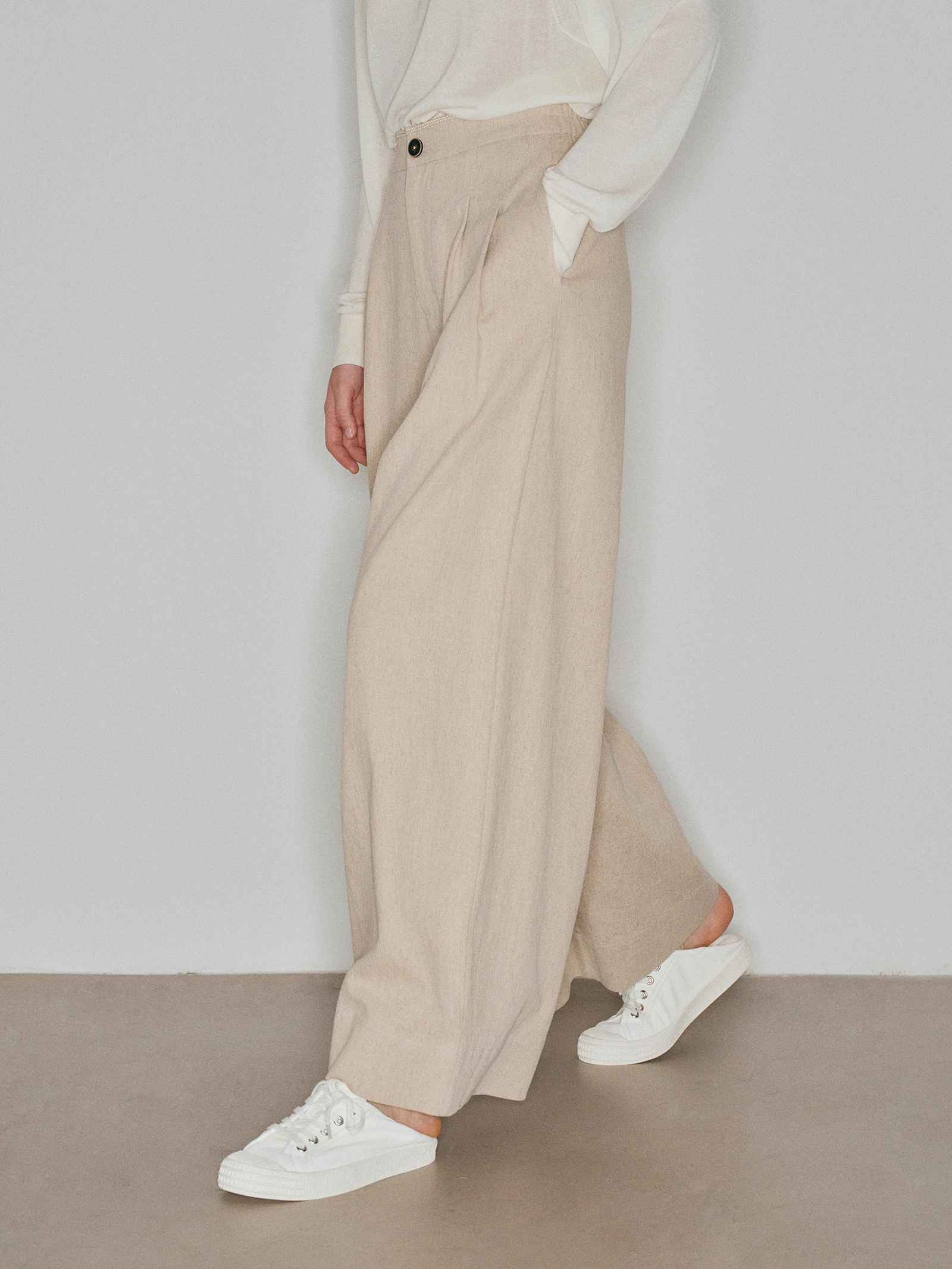 Hand Pleated Wide Leg Pants Original Linen Color Comfortable Casual Cotton Linen High Waist Elastic Waist Loose Fit Women's P...
Hand Pleated Wide Leg Pants Original Linen Color Comfortable Casual Cotton Linen High Waist Elastic Waist Loose Fit Women's P...