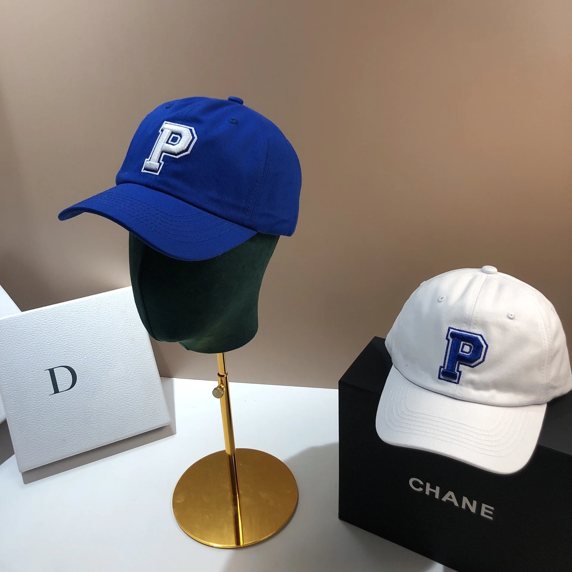 Korean Star Versatile Duck Tongue Hat for Men and Women Three dimensional Embroidery P Letter Soft Top Baseball Hat
Korean Star Versatile Duck Tongue Hat for Men and Women Three dimensional Embroidery P Letter Soft Top Baseball Hat